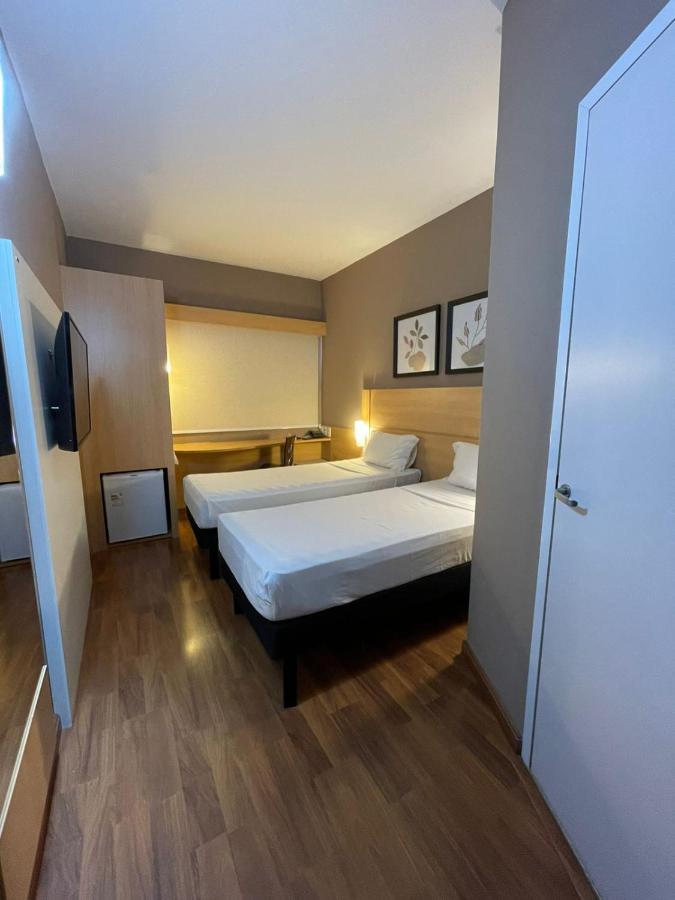 Hotel Oeste Plaza Andradina Esterno foto
